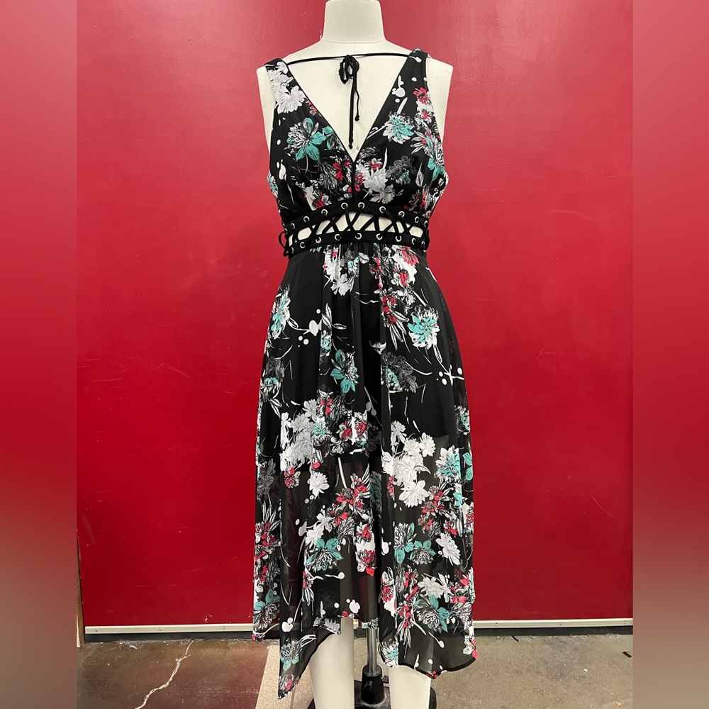 Cute Floral Lace-Up Dress
